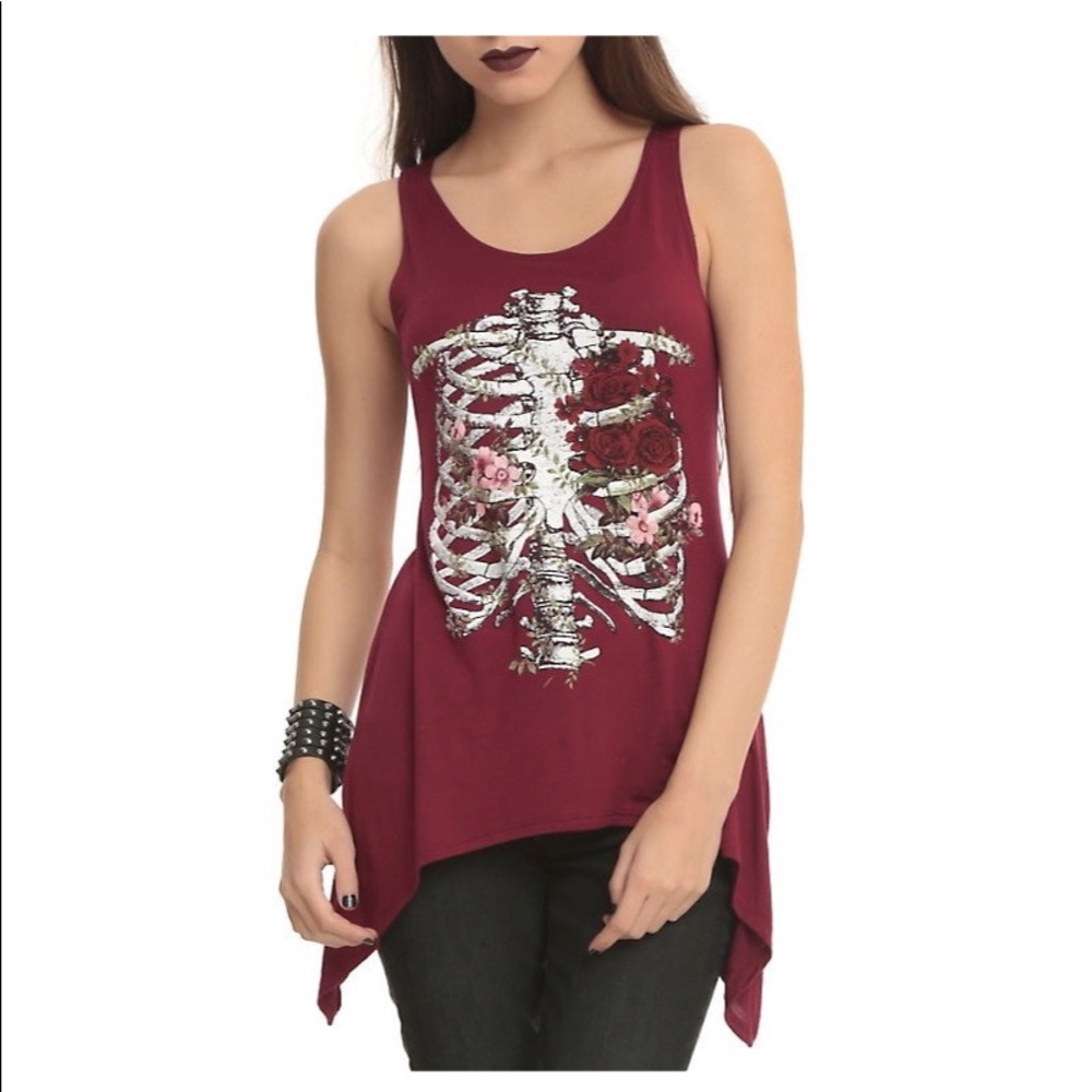 ⭐️Hot Topic Tank Top⭐️